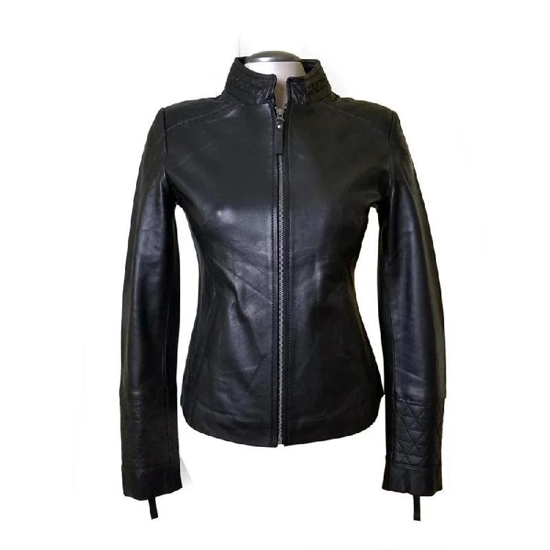 Arianne’s Plain Leather Jacket With Straight Collar