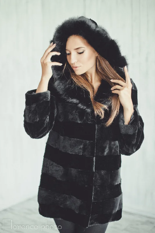 Beaver Fur Hooded Jacket (Black)